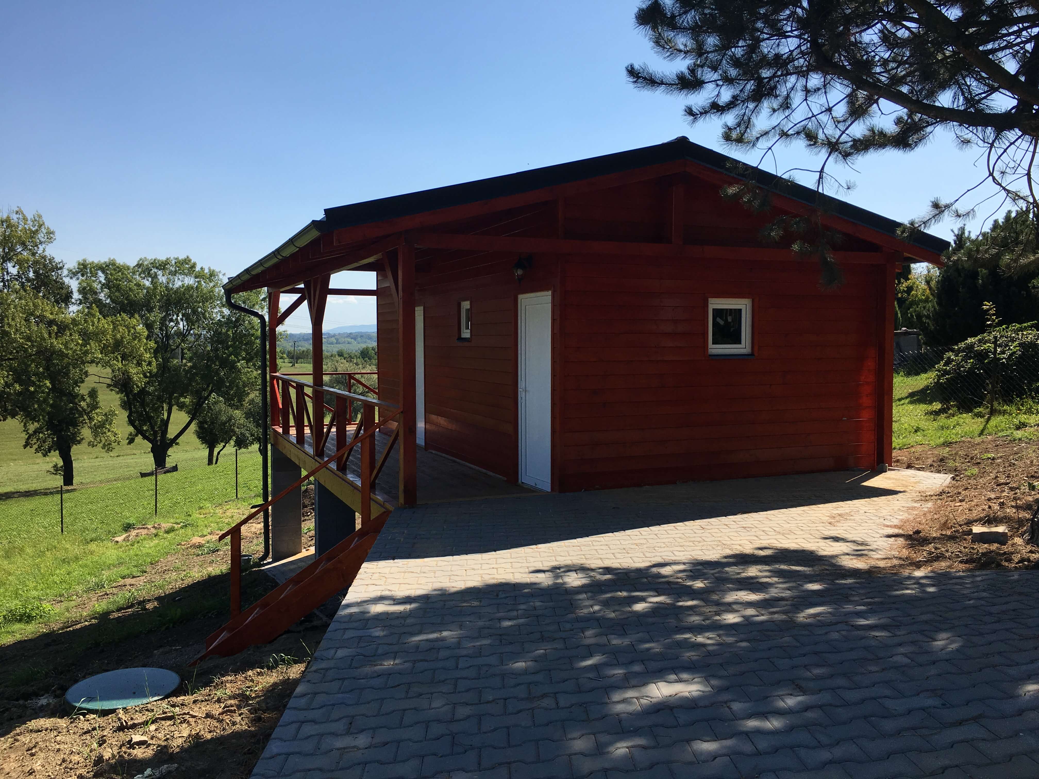 Gemütlichkeit im Gartenhaus dank Bochemit