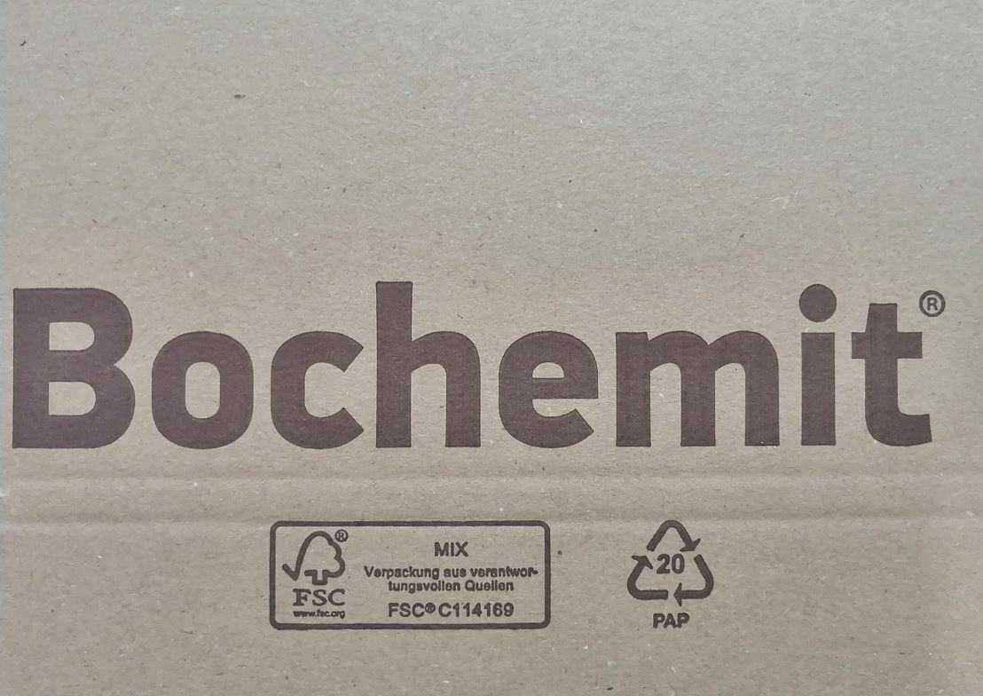 Bochemit-Imprägnierung schützt verarbeitetes Holz, unsere Kartons sogar schon Bäume im Wald 