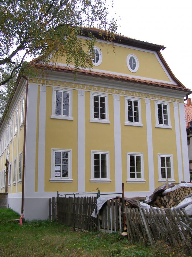 Behandlung des Dachstuhls eines klassizistischen Hauses in Sloup in Böhmen